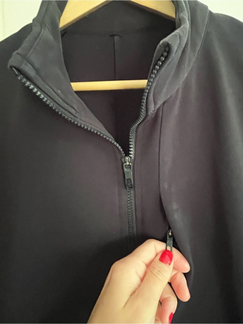 Men’s Lululemon zip-up - Picture 2 of 4